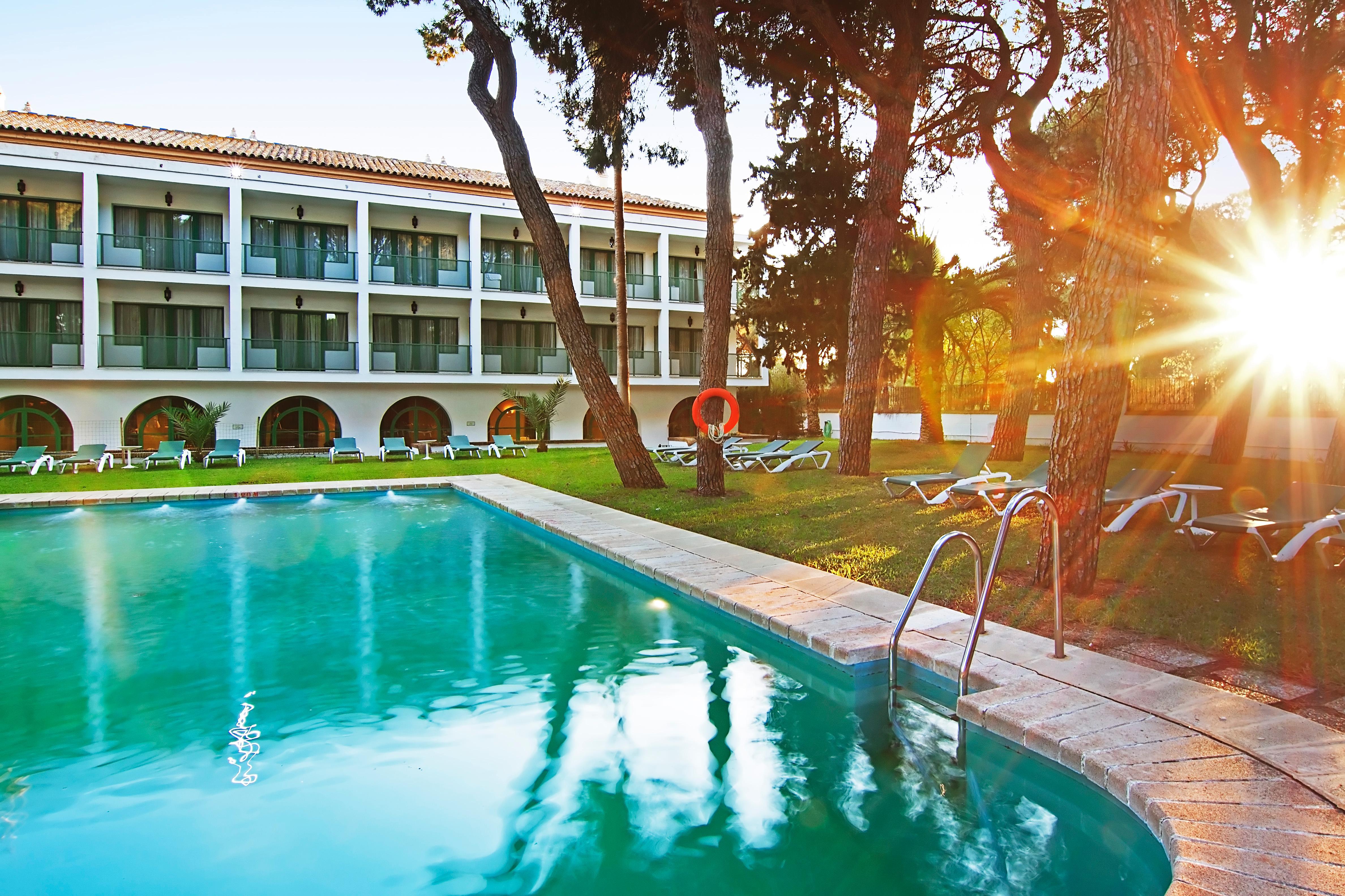 Hotel Oromana Alcalá de Guadaira Exterior photo