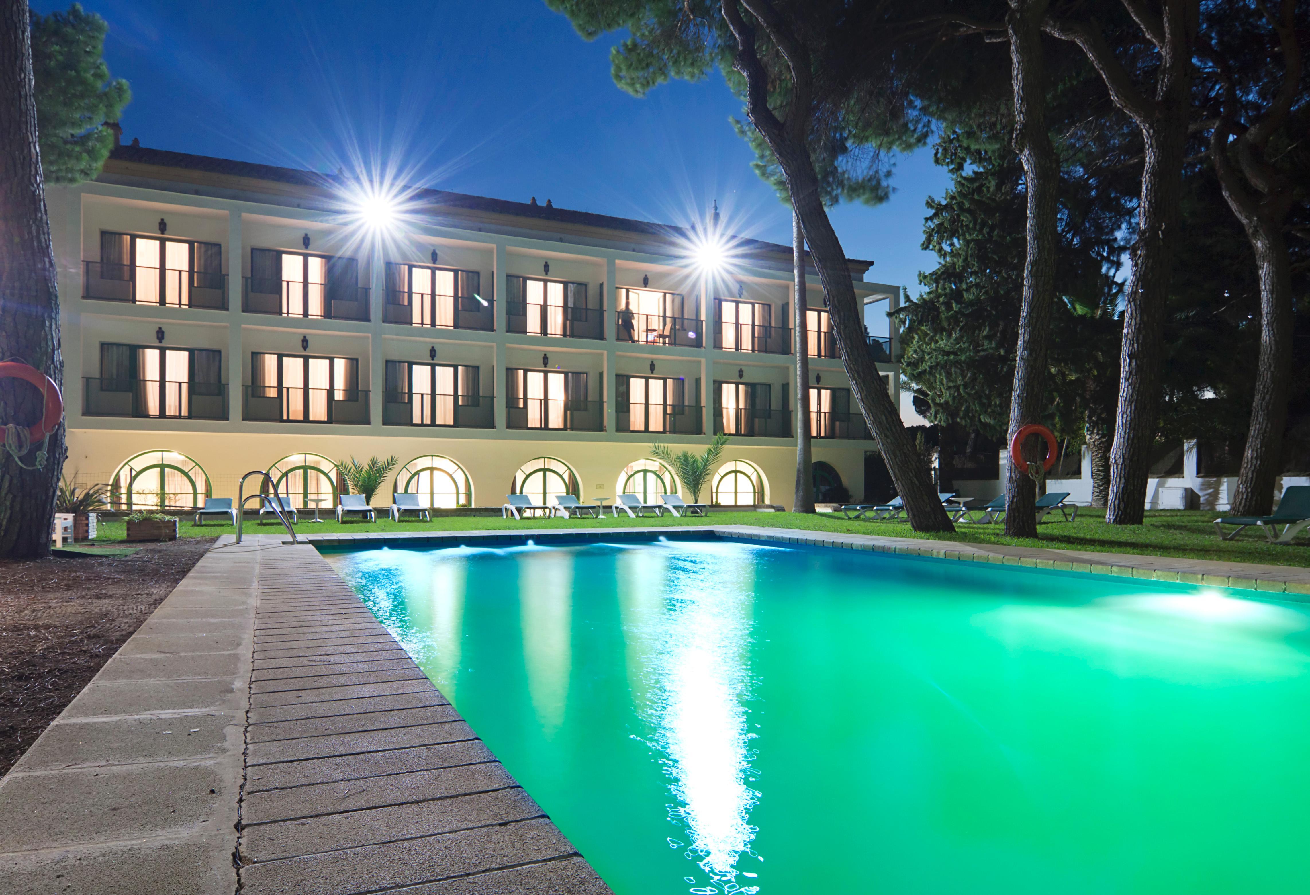 Hotel Oromana Alcalá de Guadaira Exterior photo
