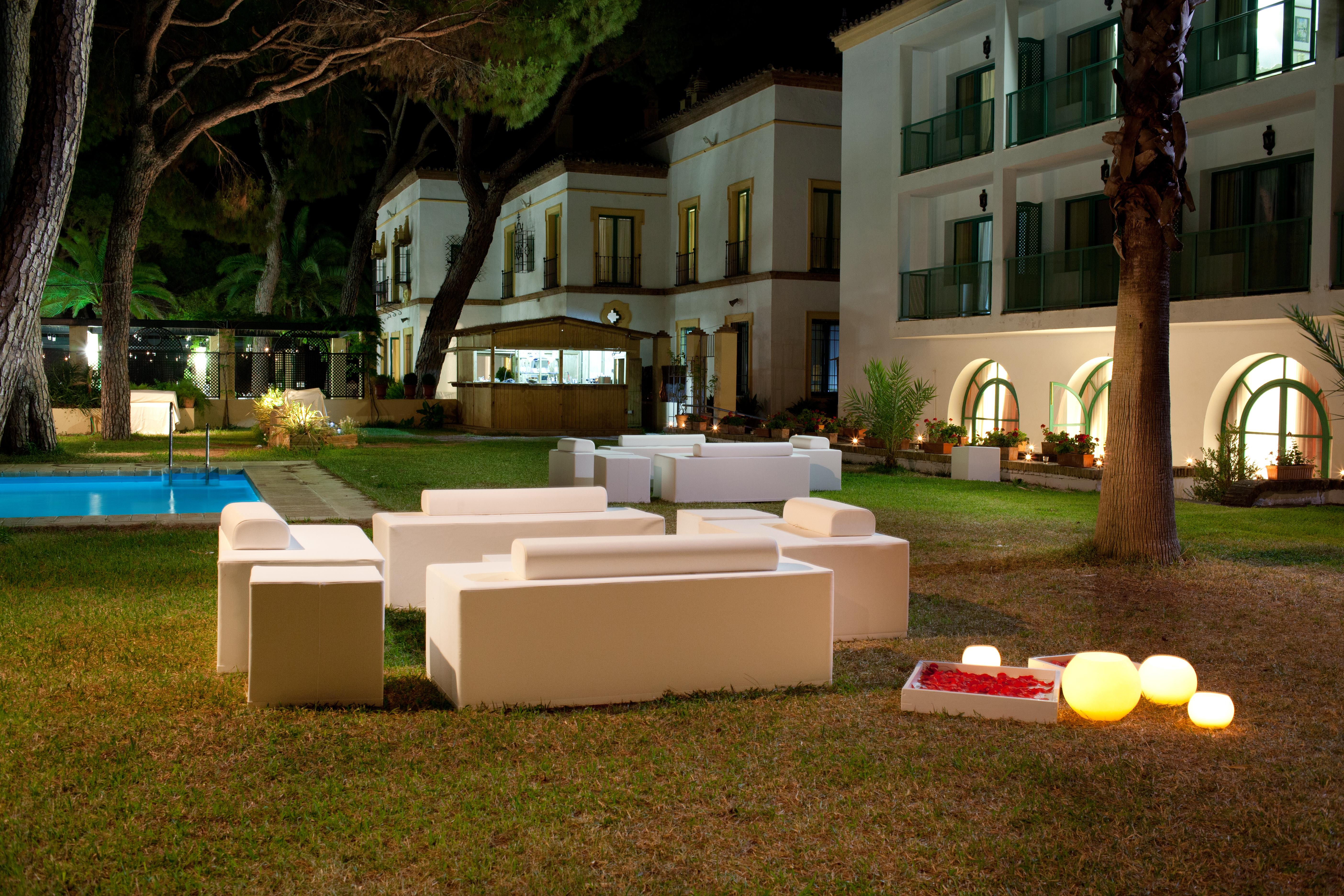 Hotel Oromana Alcalá de Guadaira Exterior photo
