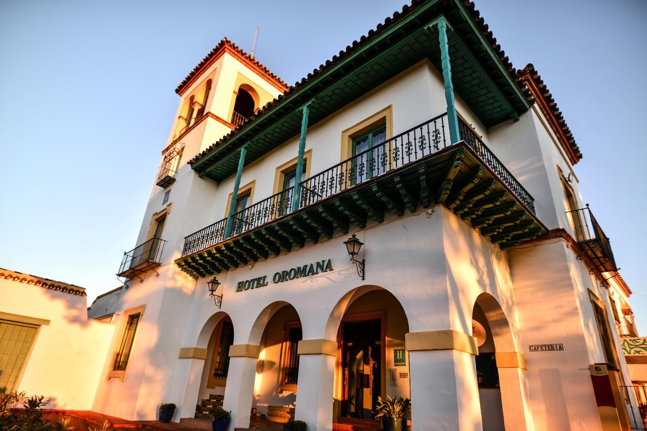 Hotel Oromana Alcalá de Guadaira Exterior photo